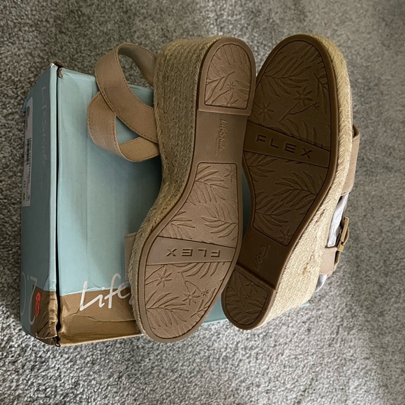 Elegant Beige Wedge Sandals - Picture 9 of 13